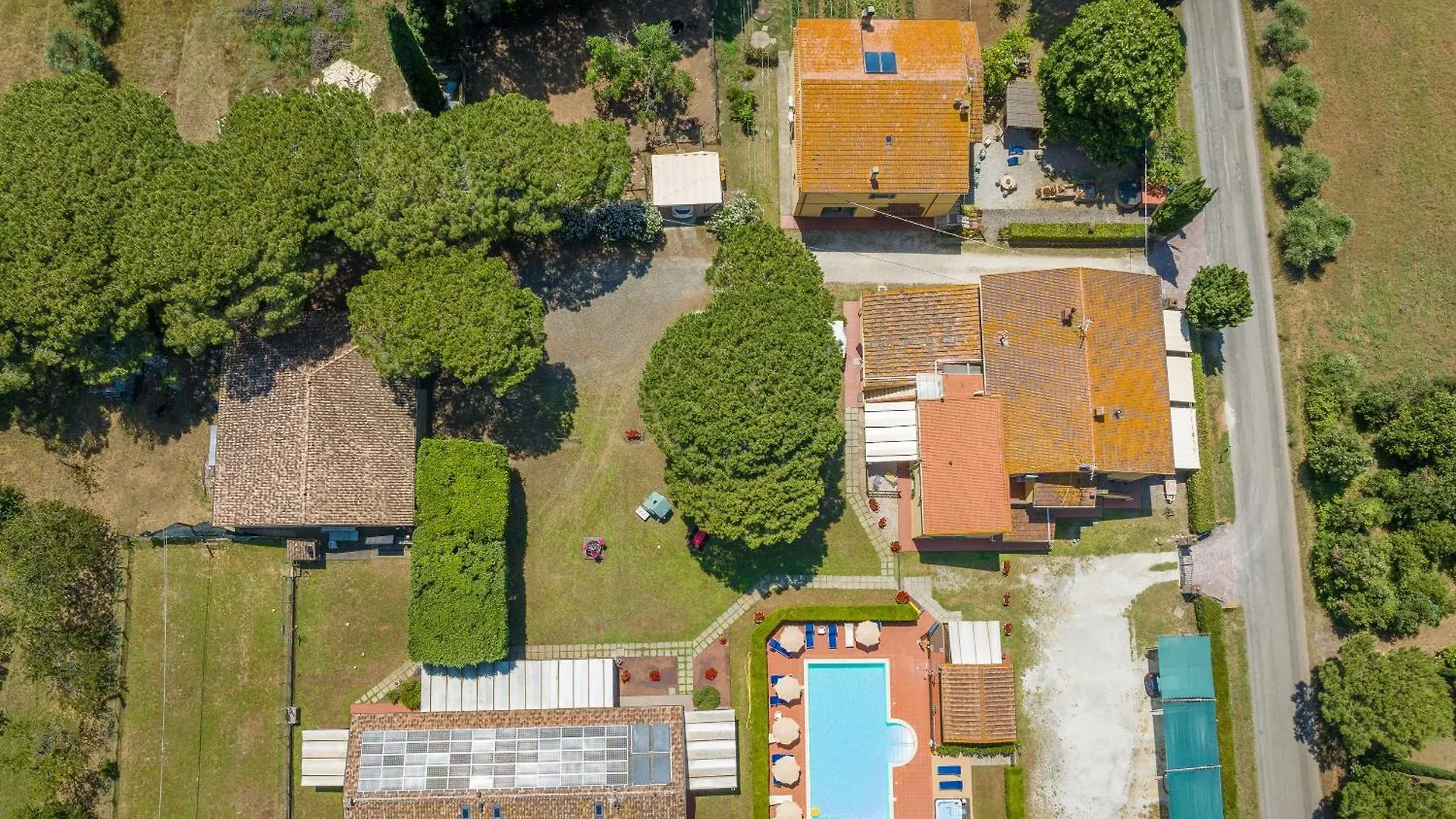 Farm stay Il Pino - Appartamento Alloro Cecina  Italy
